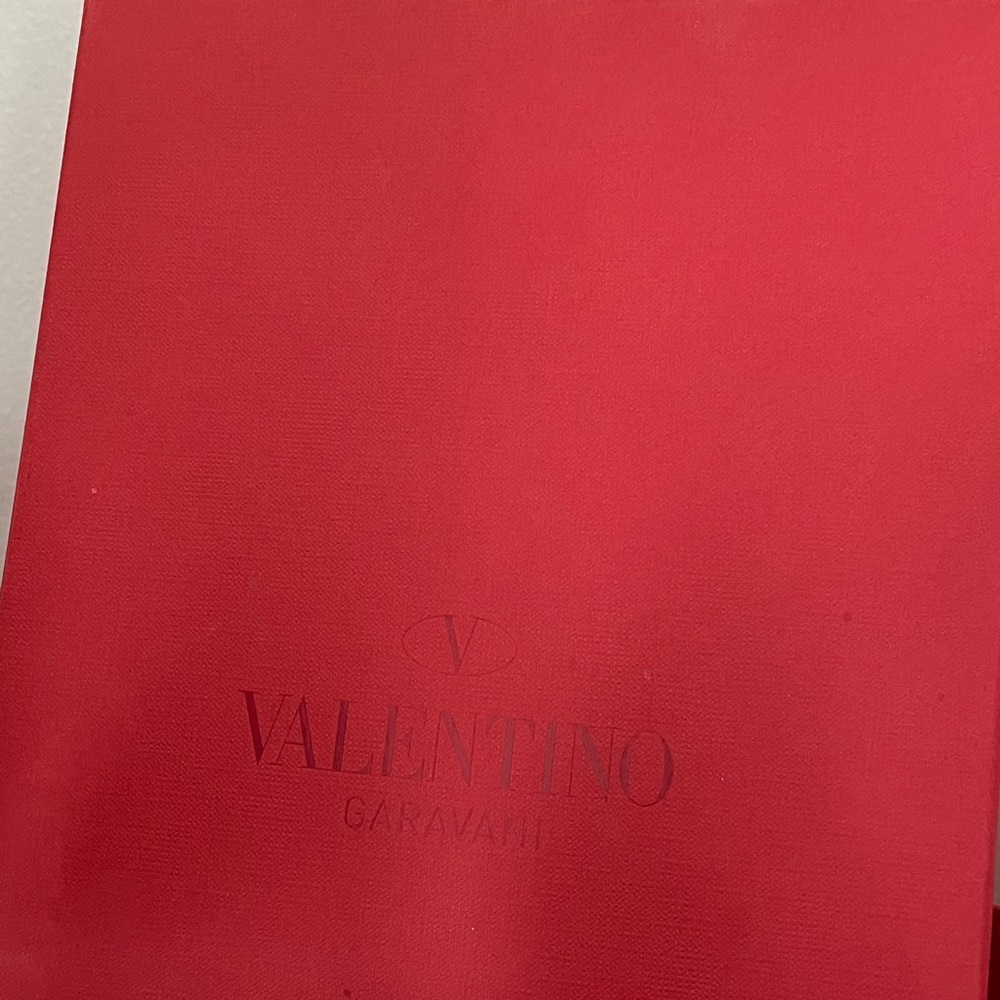 NEW VALENTINO Classic Capretto shoes🔥